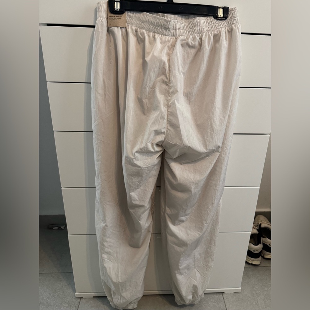 Nike Sportswear "Everything Wovens" Beige Crinkle Track Pants - Women's M - Picture 6 of 6